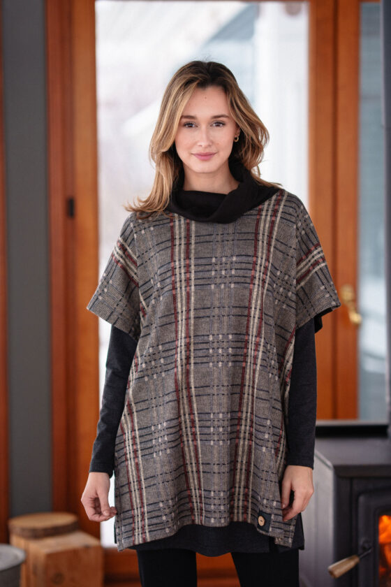 Plaid ''Borduas'' poncho-tunic