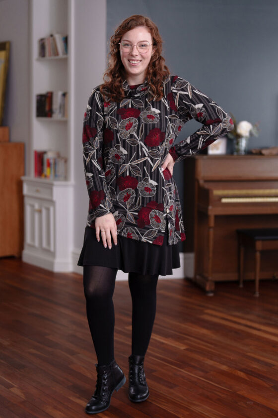 Black and red ''Corno'' tunic