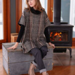 Plaid ''Borduas'' poncho-tunic