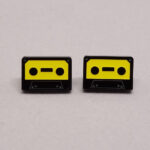 Boucle d'oreilles cassette jaune