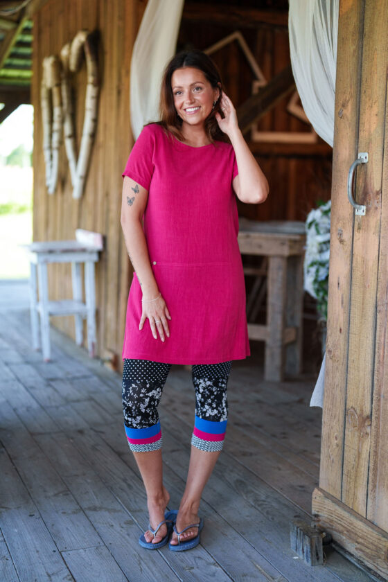 Raspberry red ''merengue'' tunic