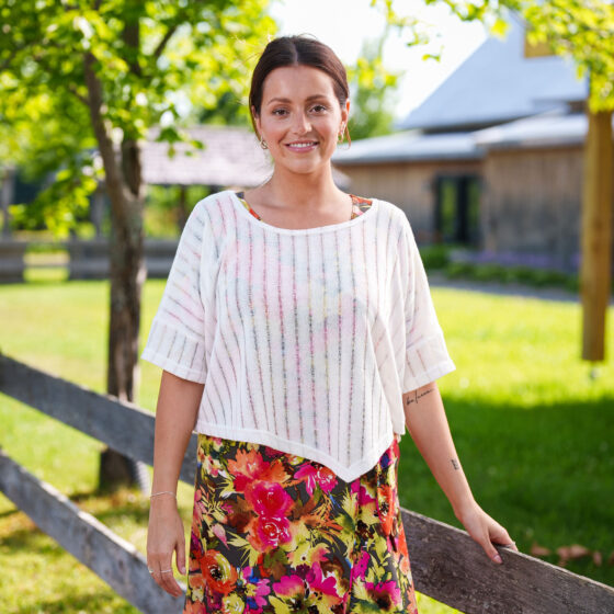 Natural white ''menuet'' poncho-bolero