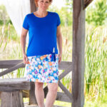 Blue daisies ''pop'' tight short-skirt