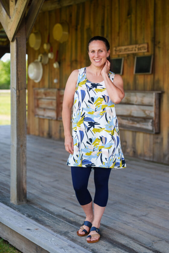 White and blue ''orientale'' tunic